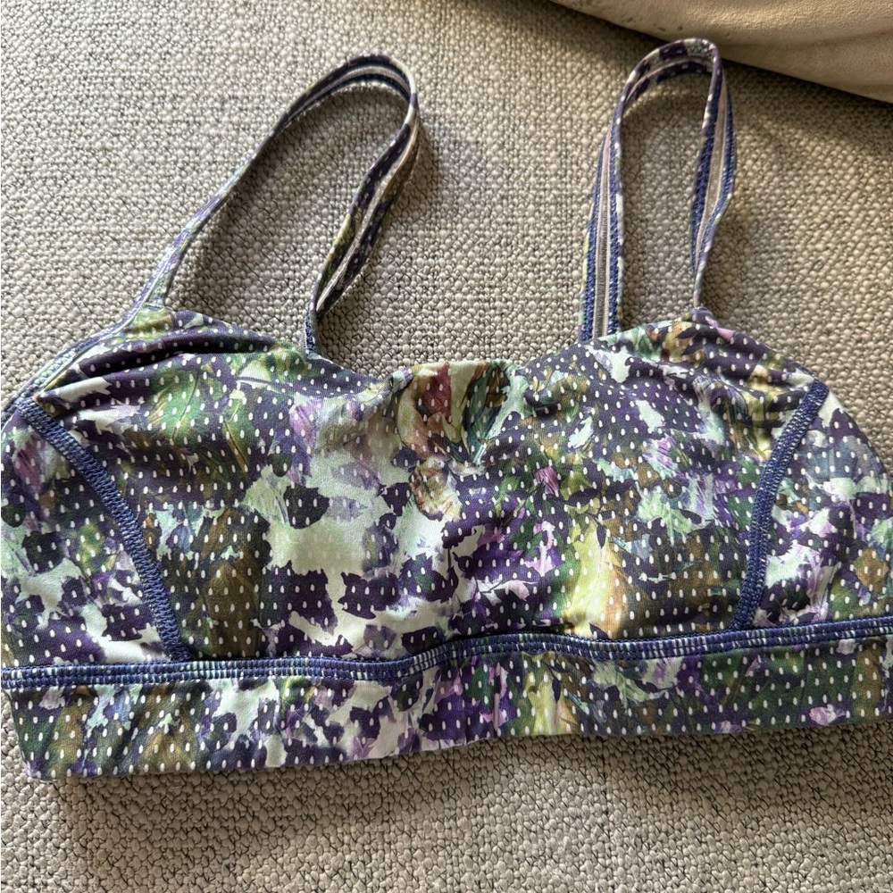 Lululemon Women's Camouflage Sports Bra size 4 no tag